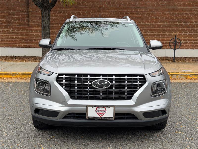 Used 2023 Hyundai Venue SEL w/ Cargo Package FWD image 4