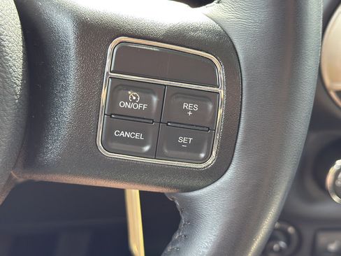 Used 2016 Jeep Wrangler Unlimited Sahara AWD/4WD image 27