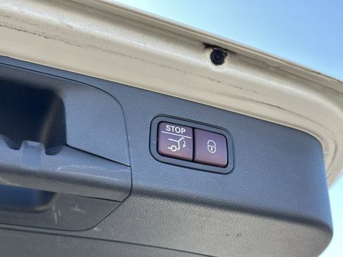 Used 2017 Mercedes-Benz GLC 300 w/ Premium 1 Package image 16