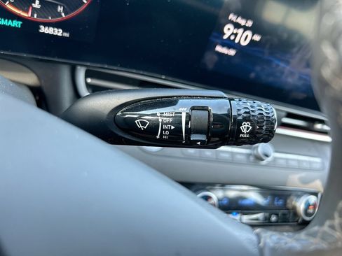 Used 2024 Hyundai Elantra SEL w/ Convenience Package FWD image 19
