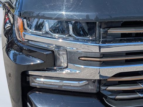 Used 2020 Chevrolet Silverado 1500 High Country w/ Technology Package image 9