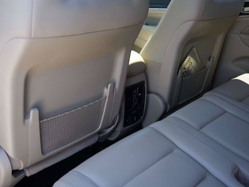 Used 2021 Jeep Grand Cherokee Limited w/ Luxury Group II AWD/4WD image 10