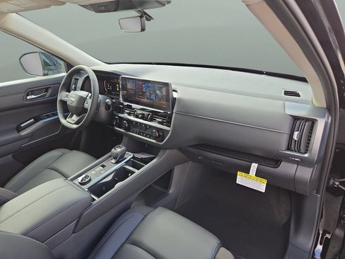 New 2026 Nissan Pathfinder SL AWD/4WD image 16