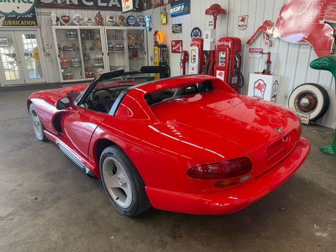 Used 1993 Dodge Viper RT/10 image 3