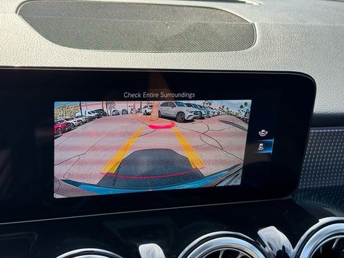 Certified 2022 Mercedes-Benz GLB 250 4MATIC w/ Premium Package Lite image 32
