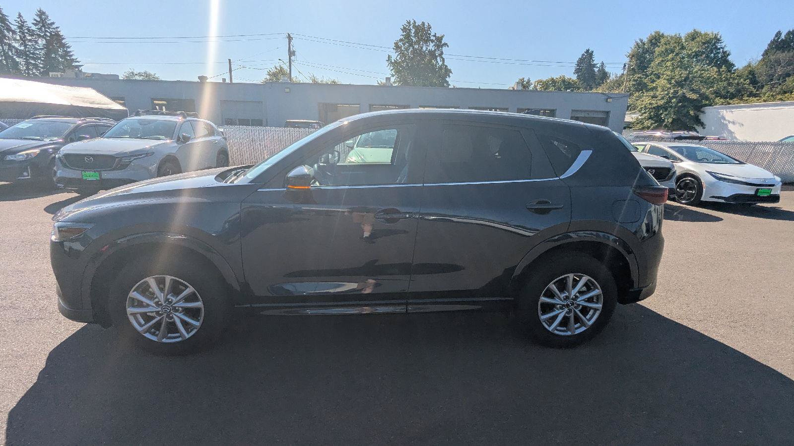 Used 2024 MAZDA CX-5 AWD 2.5 S w/ Select Package image 2