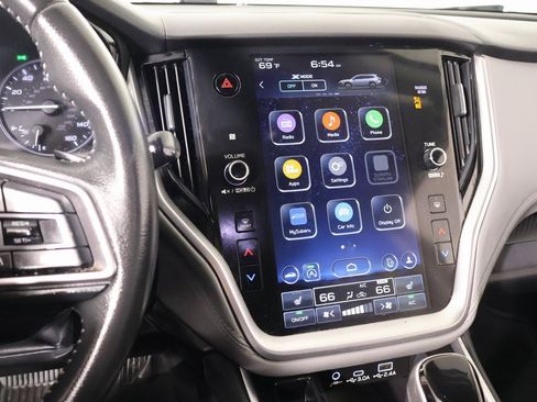 Used 2023 Subaru Outback Premium image 5