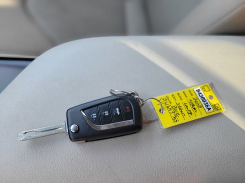 Used 2018 Toyota Camry LE image 46