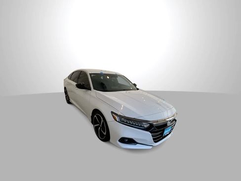Used 2022 Honda Accord Sport image 2