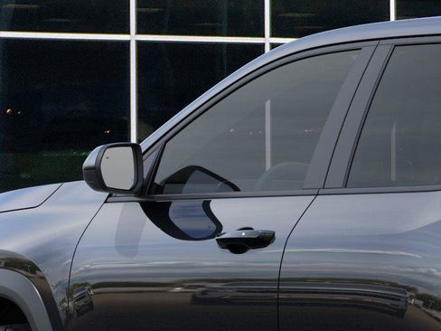 New 2027 Chevrolet Equinox LT w/ Convenience Package II FWD image 12