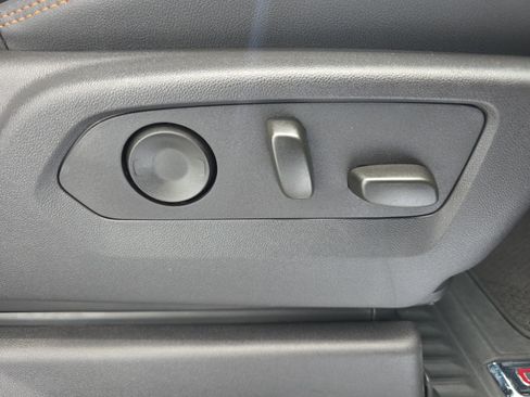 Used 2025 GMC Sierra 1500 AT4 w/ AT4 Premium Package image 10