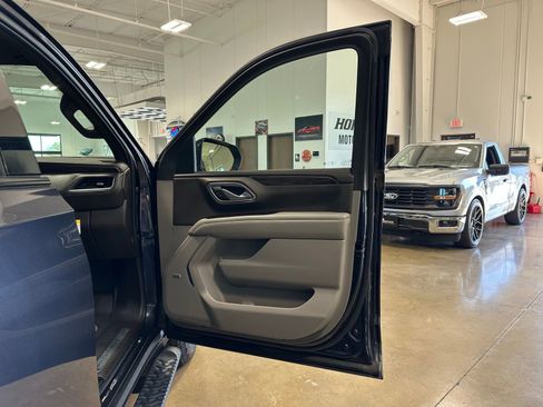 Used 2022 Chevrolet Tahoe Z71 w/ Max Trailering Package image 45