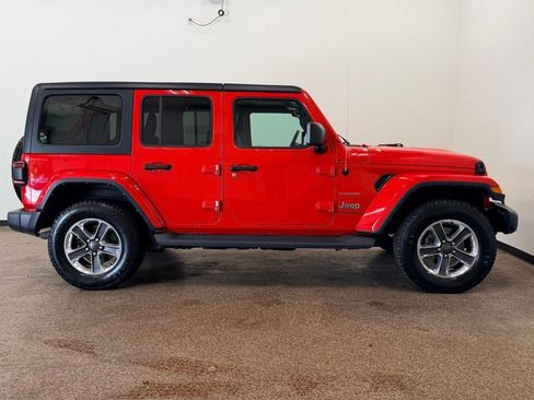 Used 2021 Jeep Wrangler Unlimited Sahara w/ Uconnect 4C Nav & Sound Group AWD/4WD image 8