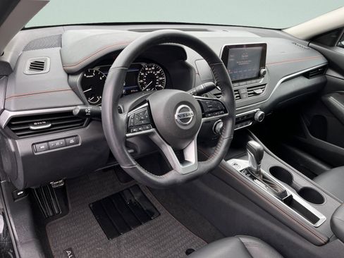 Used 2021 Nissan Altima 2.5 SR FWD image 14
