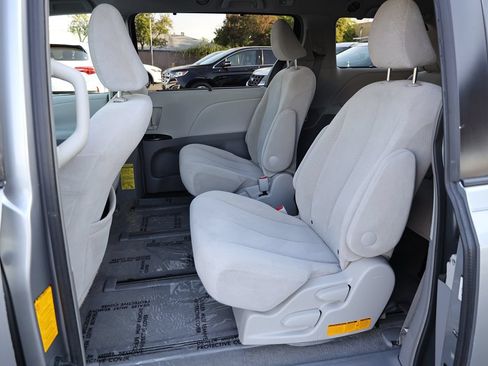 Used 2011 Toyota Sienna LE AWD/4WD image 12