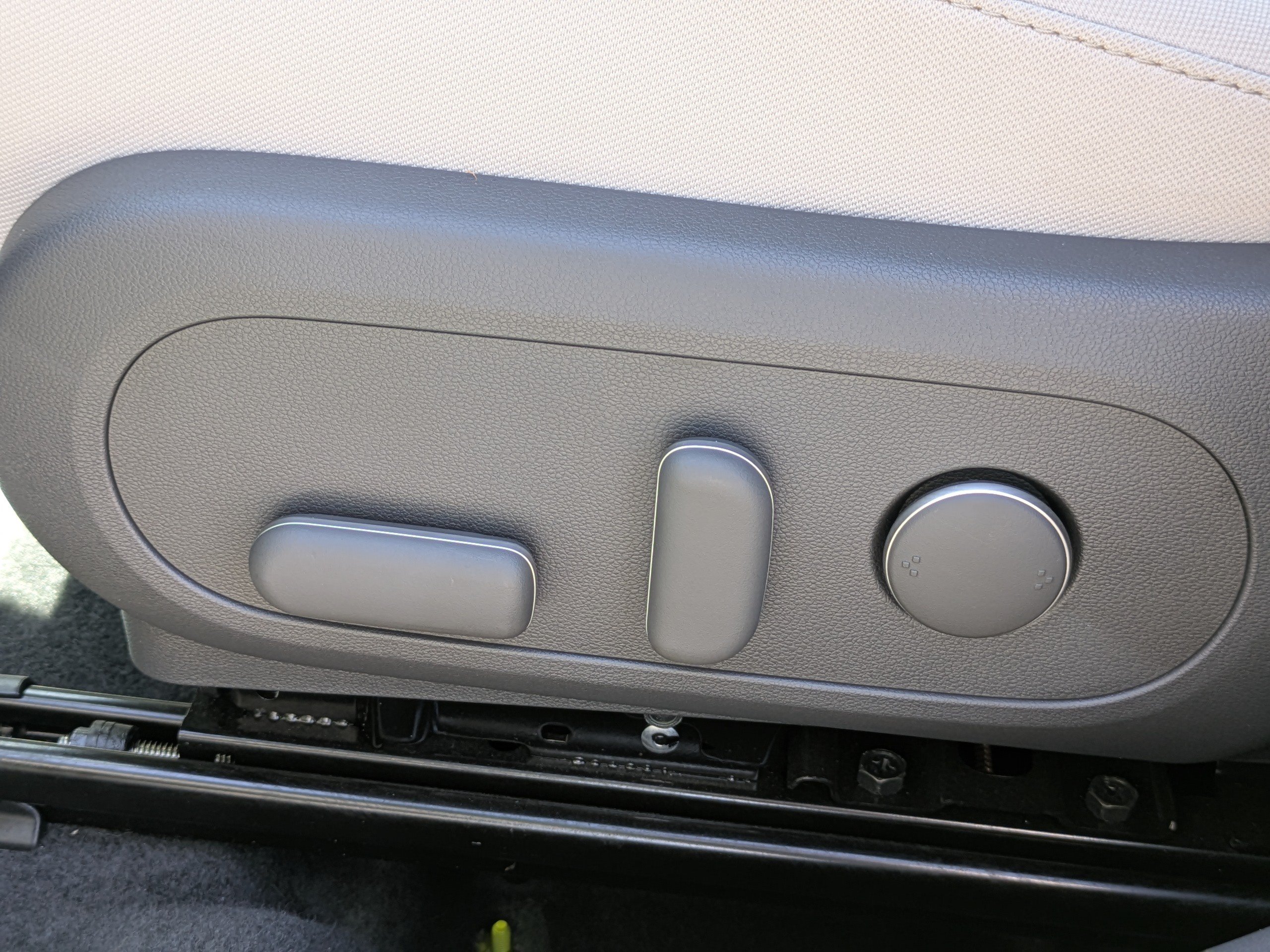 Used 2025 Hyundai Kona SEL FWD image 21