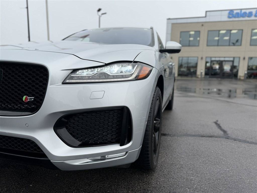 Used 2017 Jaguar F-PACE S AWD/4WD image 10