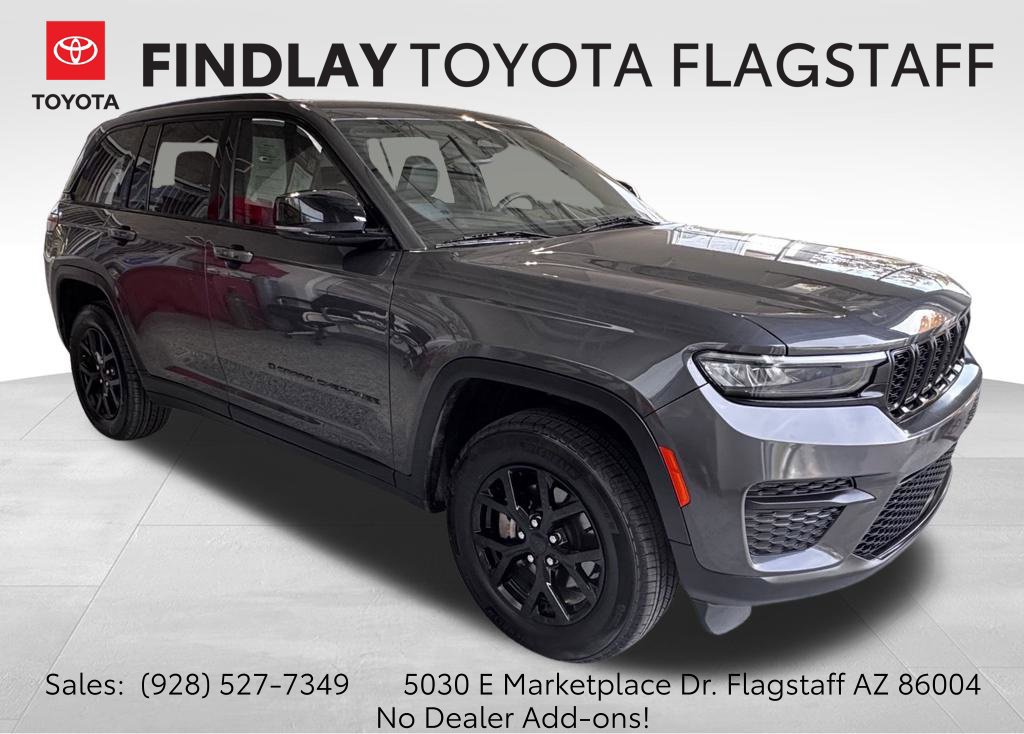 Used 2024 Jeep Grand Cherokee Altitude AWD/4WD image 1