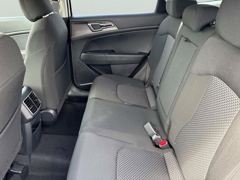 New 2025 Kia Sportage LX image 17