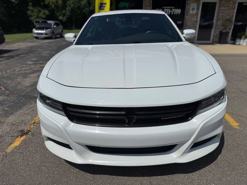Used 2016 Dodge Charger SXT image 8