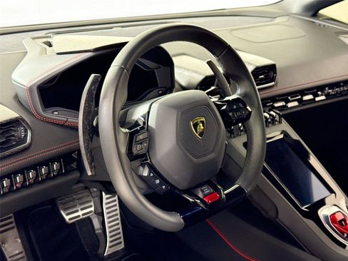 Used 2021 Lamborghini Huracan EVO image 15