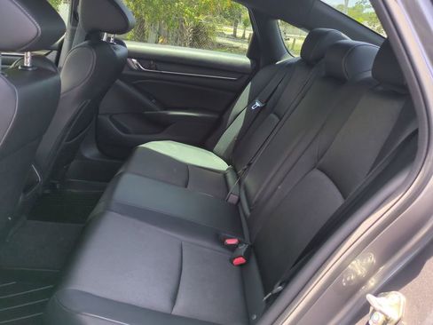 Used 2018 Honda Accord Sport image 14