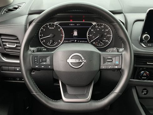 Used 2025 Nissan Rogue SV image 21