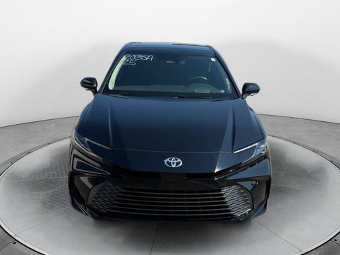Used 2025 Toyota Camry XLE w/ Premium Plus Package FWD image 8