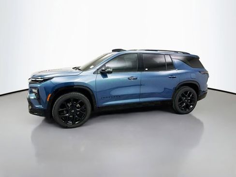 Used 2024 Chevrolet Traverse RS image 5