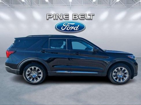 New 2025 Ford Explorer Active w/ Active Comfort Package image 6