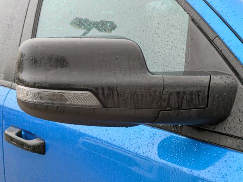 Used 2025 RAM 1500 4x4 Crew Cab image 11