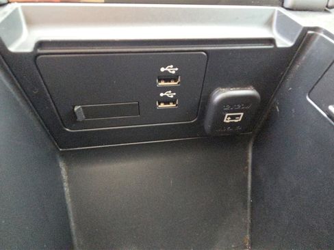 Used 2023 MAZDA MAZDA3 s image 30