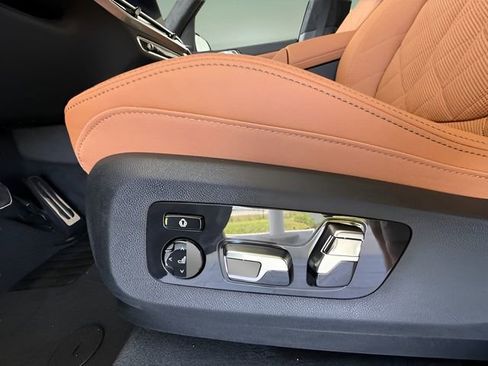 Used 2026 BMW X7 xDrive40i image 21