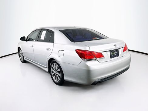 Used 2012 Toyota Avalon Limited FWD image 5