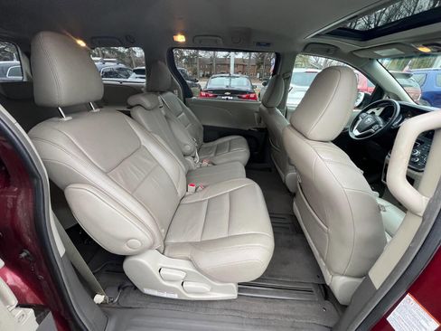 Used 2016 Toyota Sienna image 10