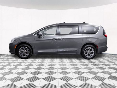 Used 2021 Chrysler Pacifica Limited w/ Premium & Safety Sphere Group AWD/4WD image 6