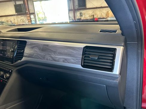 Used 2022 Volkswagen Atlas Cross Sport SE w/ Panoramic Sunroof Package image 35