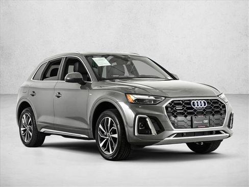 Used 2023 Audi Q5 2.0T Premium Plus w/ Premium Plus Package AWD/4WD image 3