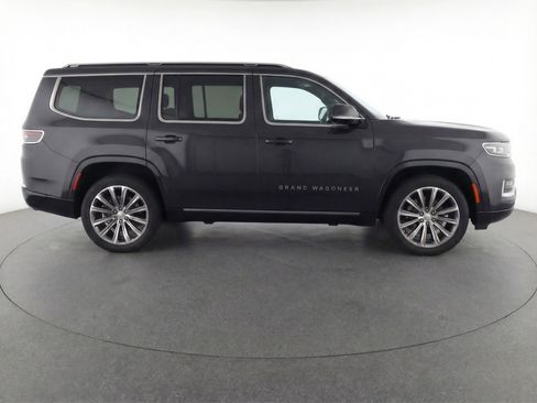 Used 2023 Jeep Grand Wagoneer Series II image 11