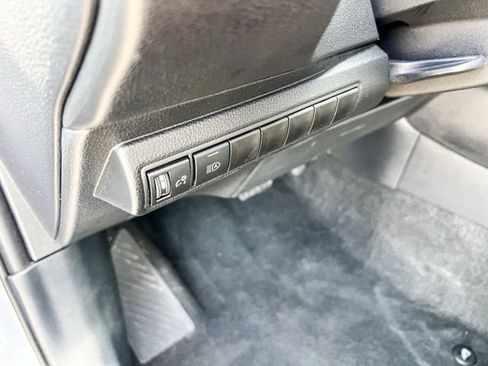 Used 2025 Toyota Corolla LE image 17
