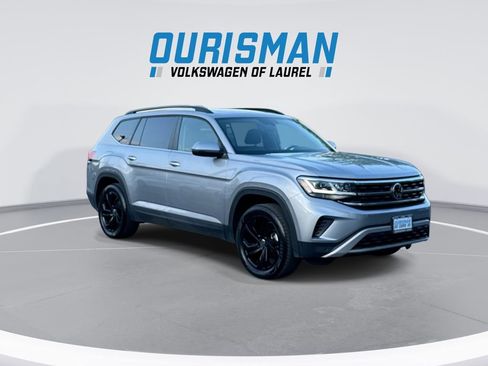 Used 2023 Volkswagen Atlas SE w/ Panoramic Sunroof Package AWD/4WD image 2