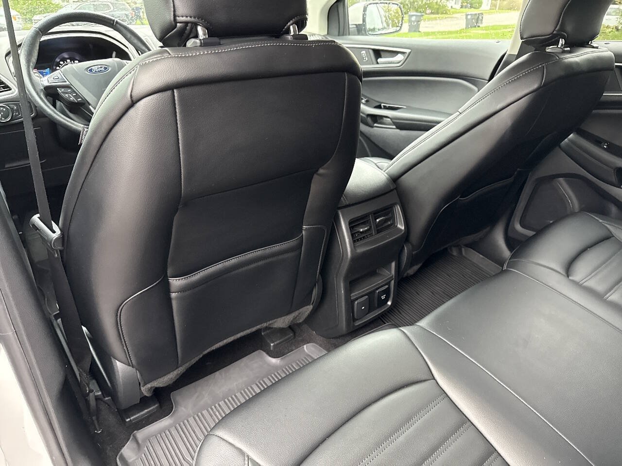 Used 2019 Ford Edge SEL w/ Equipment Group 201A AWD/4WD image 16