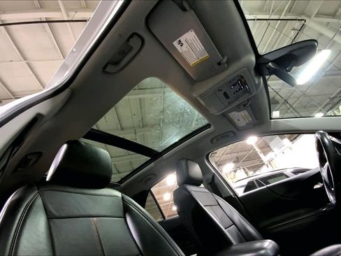 Used 2022 Chevrolet Equinox Premier image 14