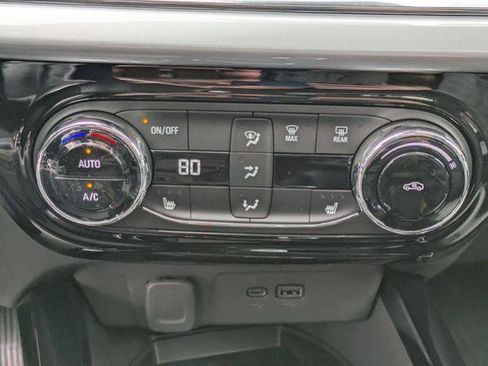 New 2026 Chevrolet Trax LT w/ Sunroof Package image 19