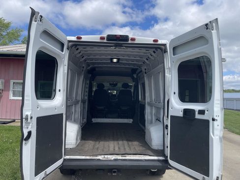 Used 2023 RAM ProMaster 2500 w/ Premium Appearance Group FWD image 22