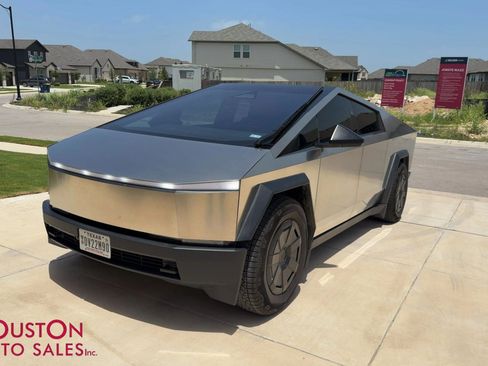 Used 2025 Tesla Cybertruck AWD Crew Cab image 1