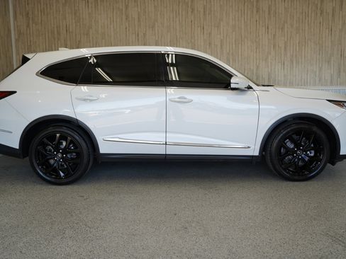 Used 2023 Acura MDX SH-AWD w/ Technology Package image 6