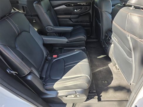 Used 2023 Honda Pilot TrailSport image 33