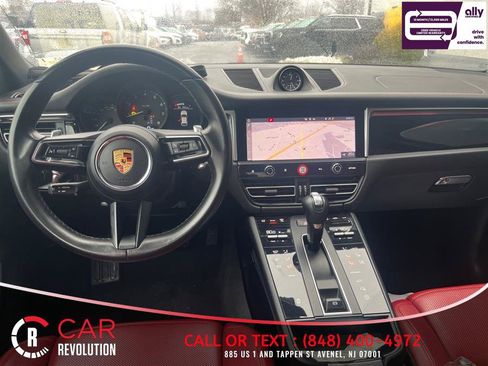 Used 2022 Porsche Macan w/ Premium Package Plus AWD/4WD image 34