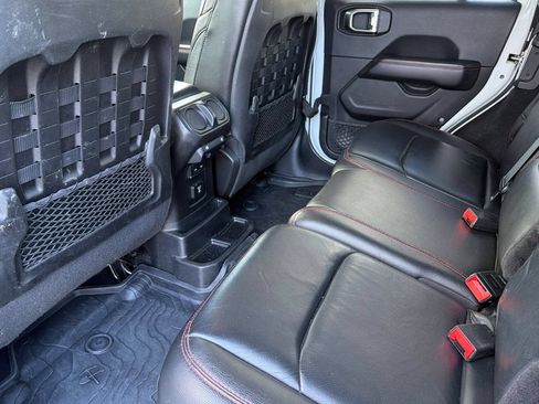 Used 2018 Jeep Wrangler Unlimited Rubicon w/ Safety Group AWD/4WD image 11